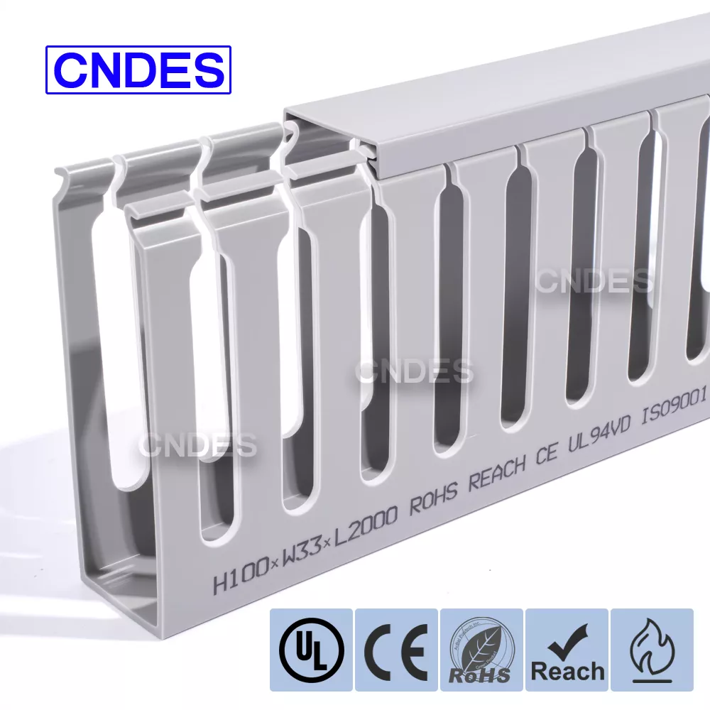 100×33 サーバーラックのケーブル管理