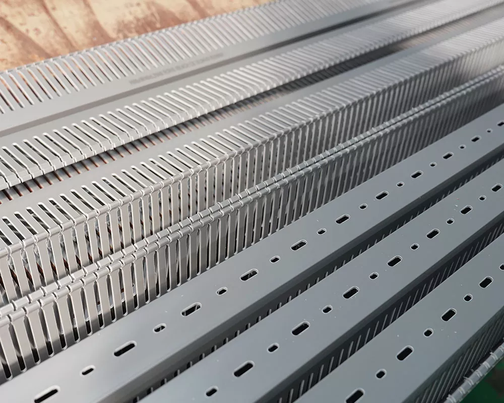 配電盤内の PVC 難燃性ケーブル トレイの耐熱温度範囲はどのくらいですか?